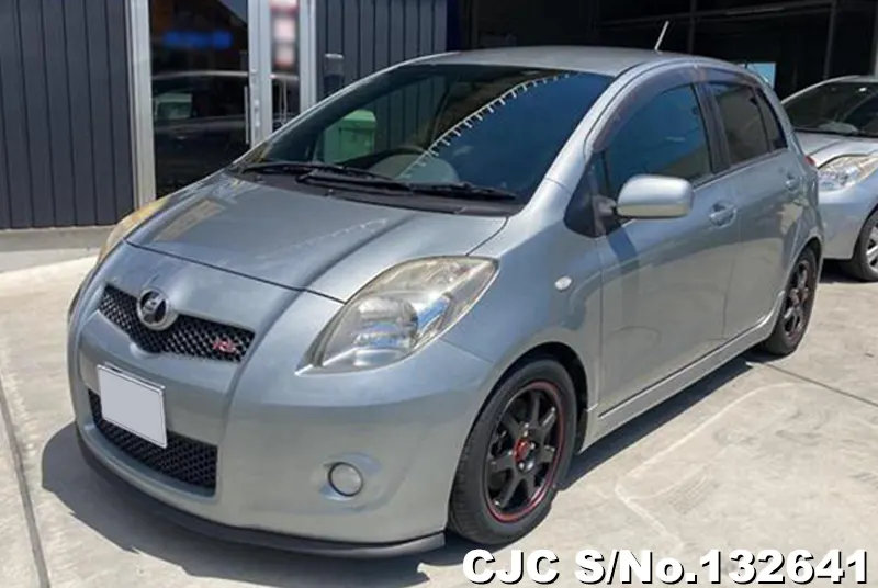 2006 Toyota / Vitz Stock No. 132641