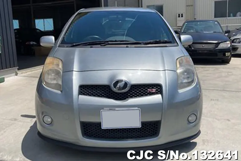 2006 Toyota / Vitz Stock No. 132641