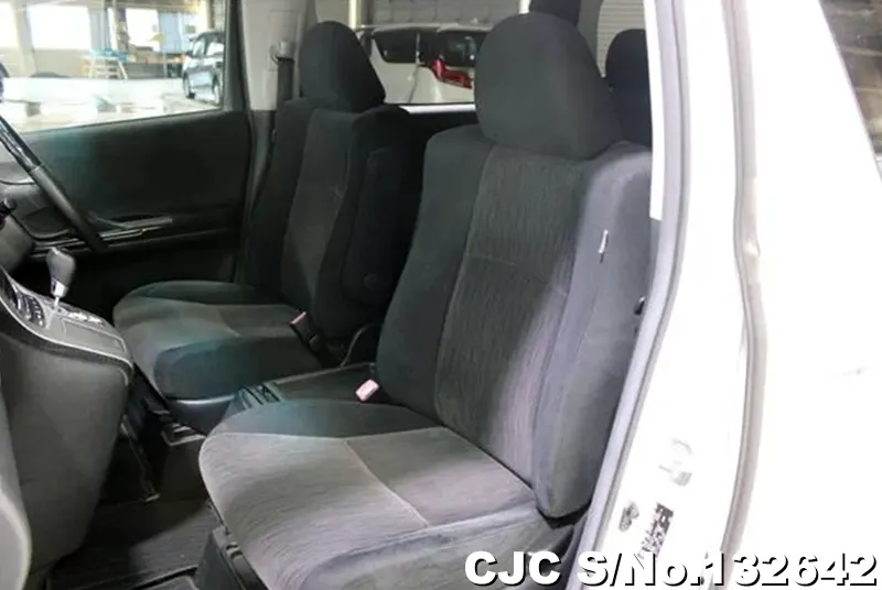 2012 Toyota / Alphard Stock No. 132642