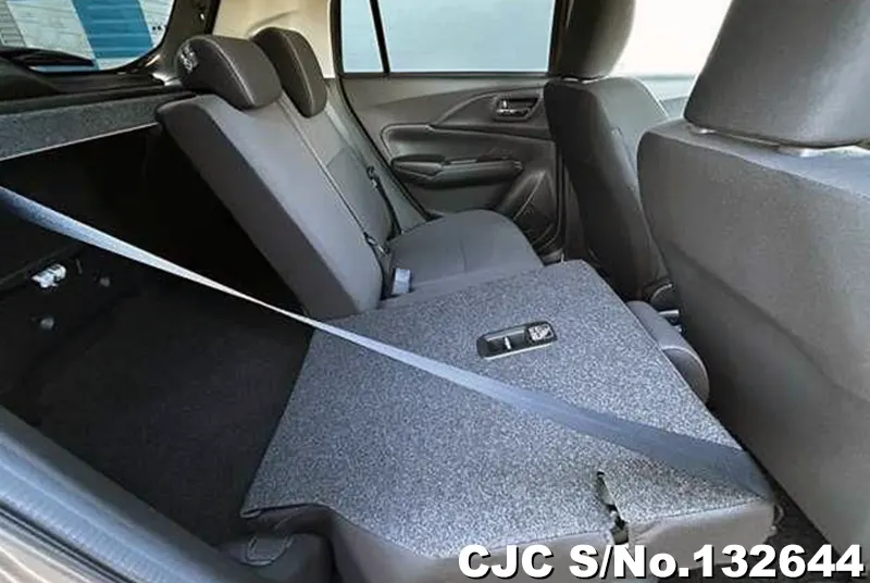 Suzuki Swift in Silver for Sale Image 5