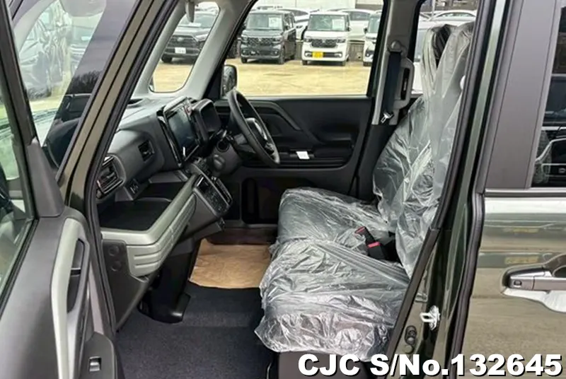 Suzuki Spacia Gear in Black for Sale Image 10