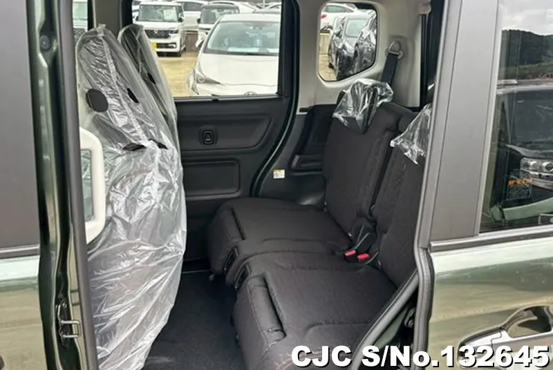 Suzuki Spacia Gear in Black for Sale Image 11