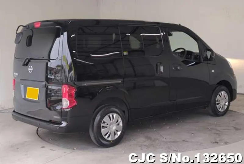 Nissan NV200 in Black for Sale Image 2