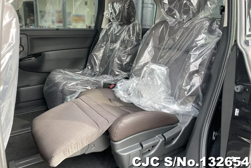 2026 Nissan / Elgrand Stock No. 132654