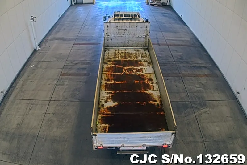 2001 Mitsubishi / Fuso Fighter Stock No. 132659