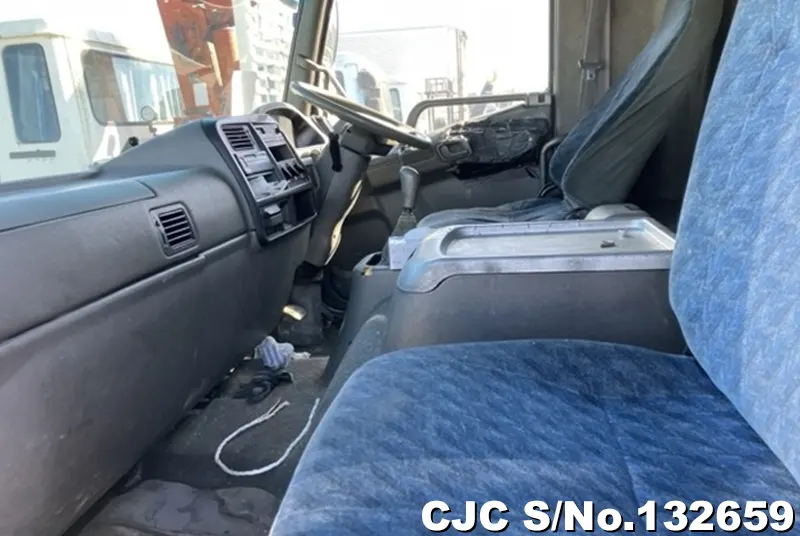 2001 Mitsubishi / Fuso Fighter Stock No. 132659