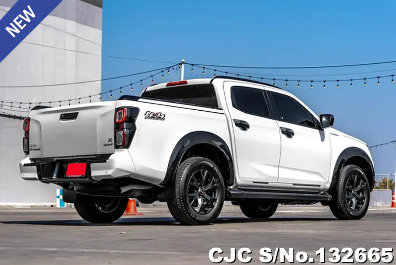 Isuzu D-Max in White for Sale Image 2