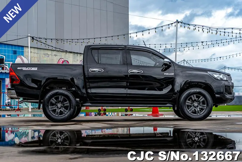 2021 Toyota / Hilux / Revo Stock No. 132667