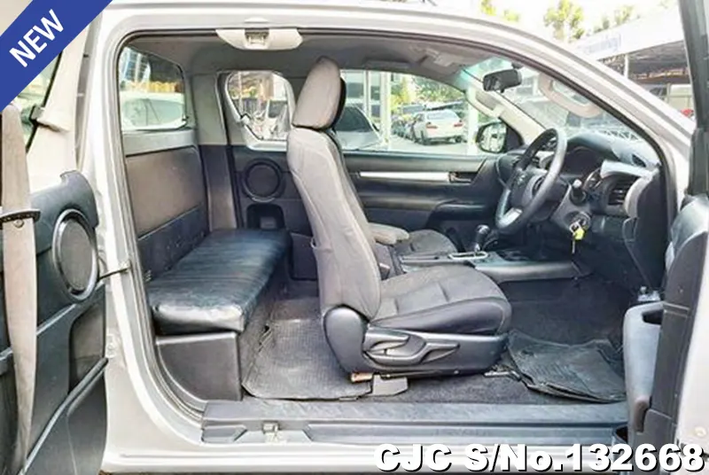 2020 Toyota / Hilux / Revo Stock No. 132668