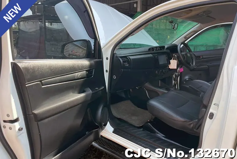2021 Toyota / Hilux / Revo Stock No. 132670