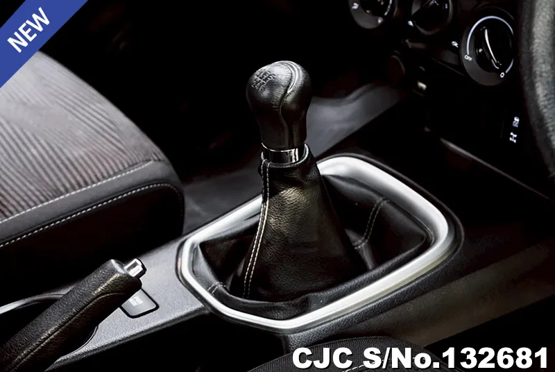 2021 Toyota / Hilux / Revo Stock No. 132681