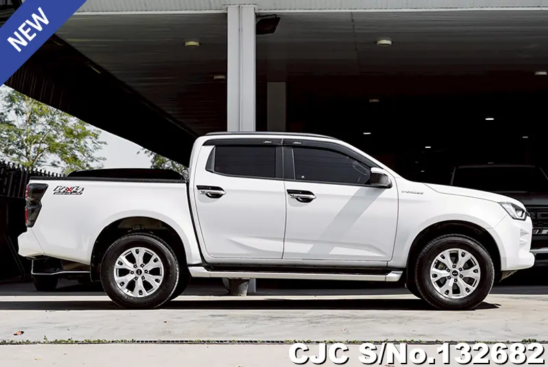Isuzu D-Max in White for Sale Image 6
