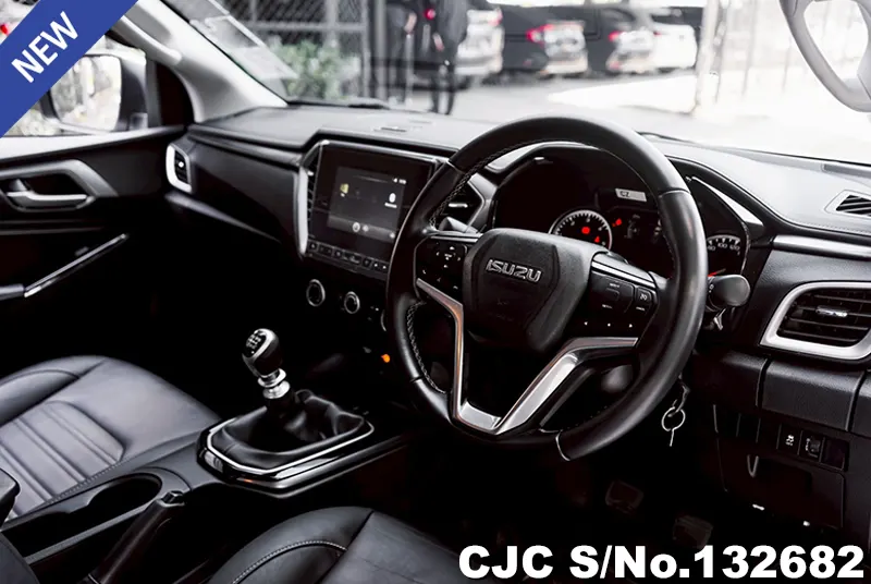 Isuzu D-Max in White for Sale Image 9