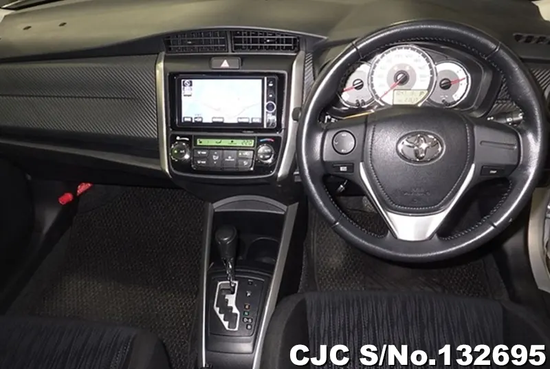 2013 Toyota / Corolla Fielder Stock No. 132695