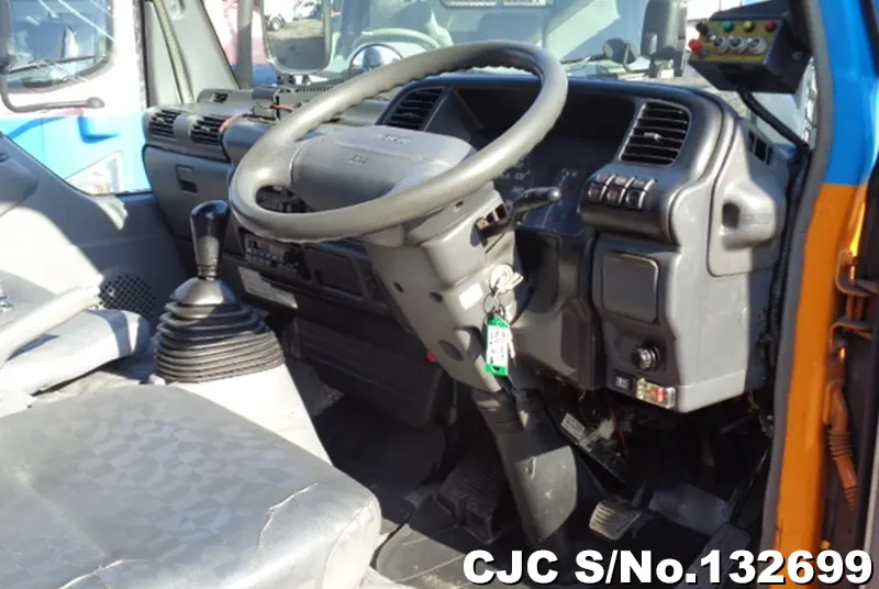 2004 Isuzu / Elf Stock No. 132699