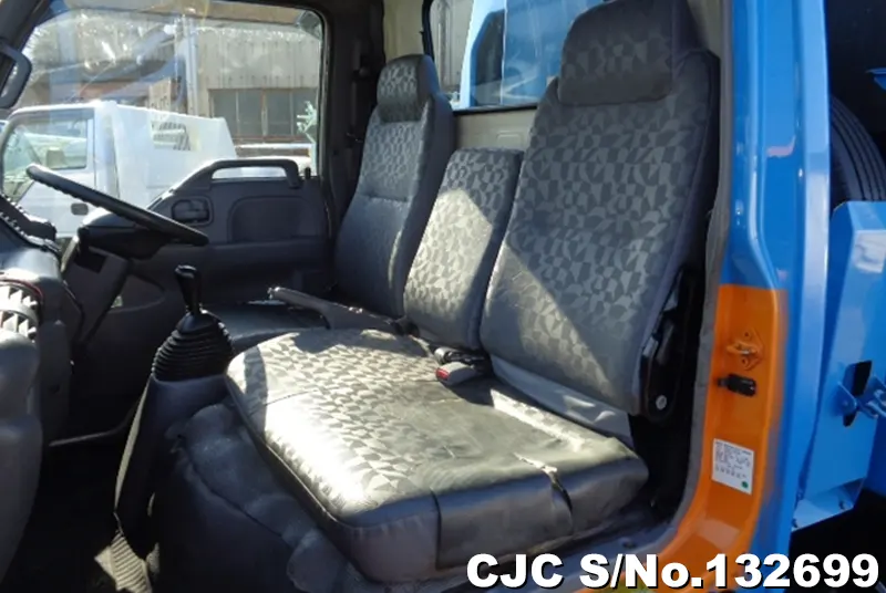 2004 Isuzu / Elf Stock No. 132699