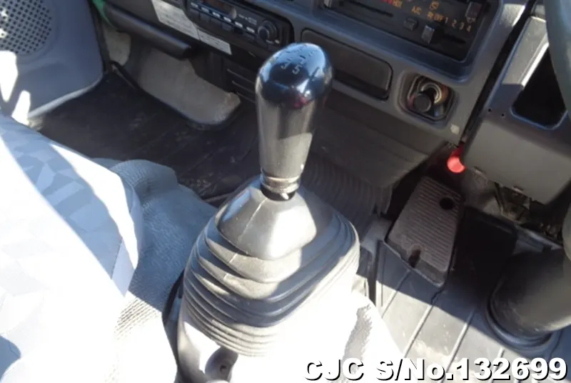 2004 Isuzu / Elf Stock No. 132699