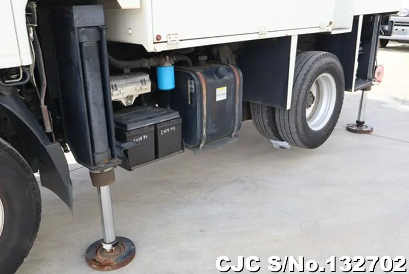 2013 Isuzu / Elf Stock No. 132702