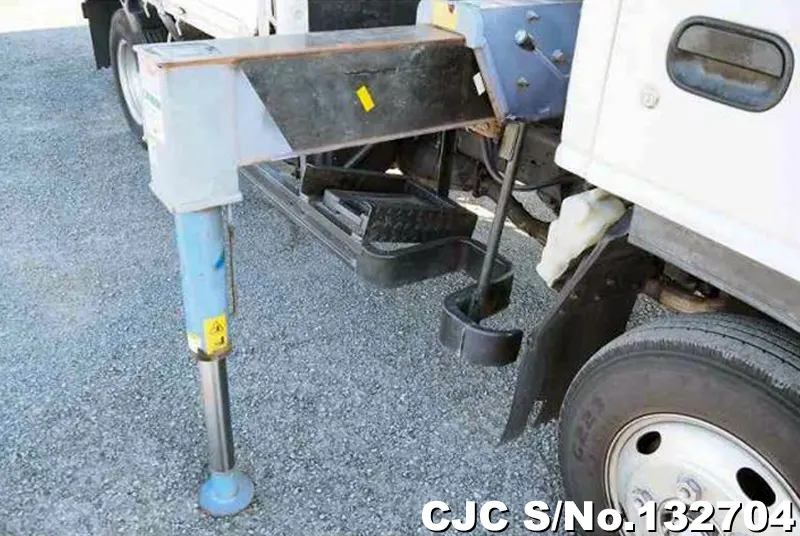 2005 Mazda / Titan Stock No. 132704