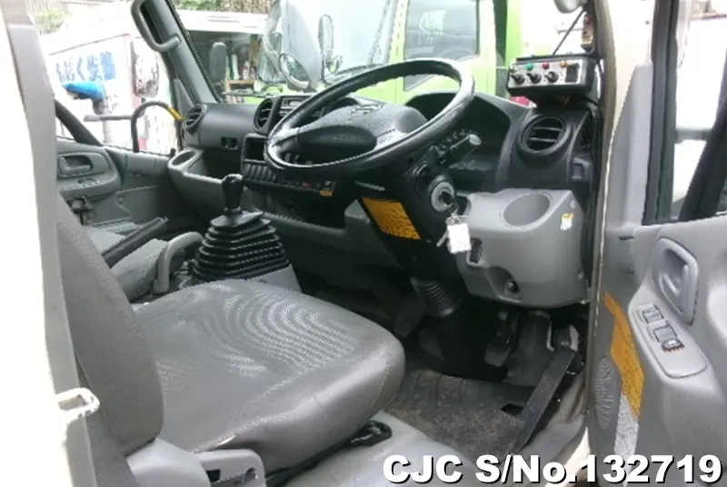 2013 Hino / Dutro Stock No. 132719