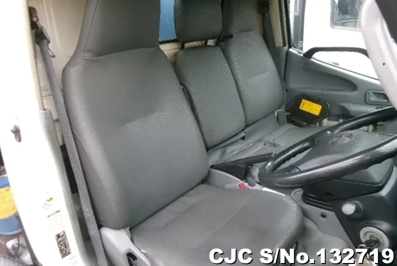 2013 Hino / Dutro Stock No. 132719