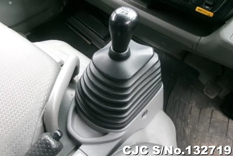 2013 Hino / Dutro Stock No. 132719