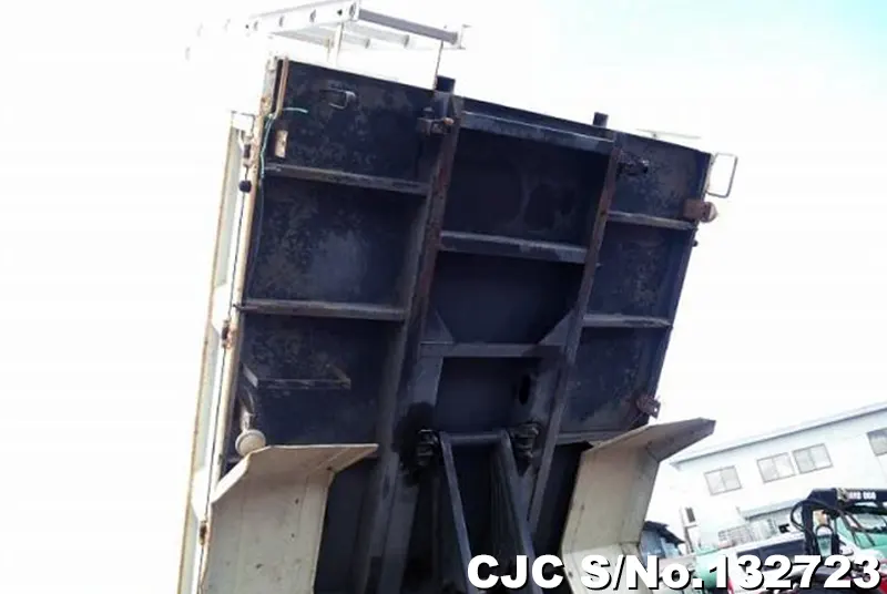2004 Mitsubishi / Canter Stock No. 132723