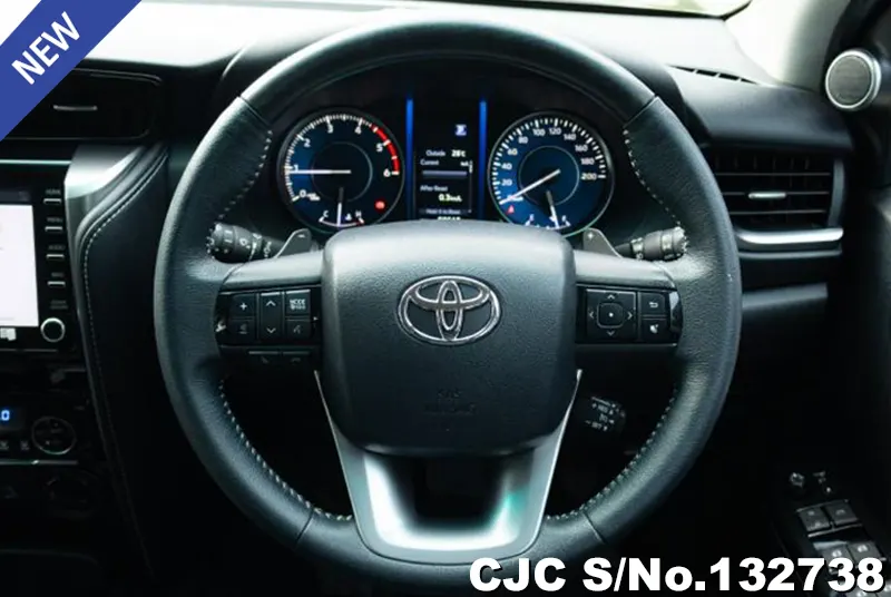 2022 Toyota / Fortuner Stock No. 132738