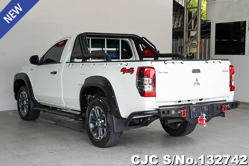 2022 Mitsubishi / Triton Stock No. 132742