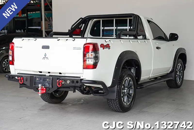 2022 Mitsubishi / Triton Stock No. 132742