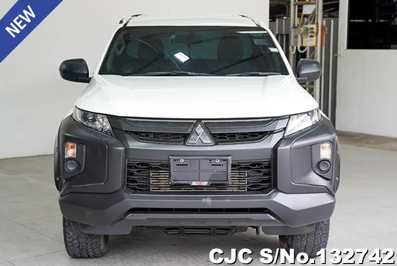 2022 Mitsubishi / Triton Stock No. 132742