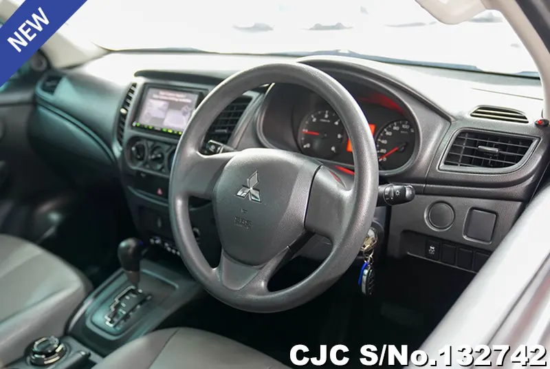 2022 Mitsubishi / Triton Stock No. 132742