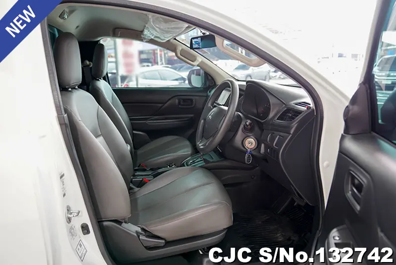 2022 Mitsubishi / Triton Stock No. 132742