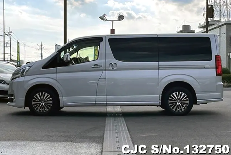 2020 Toyota / GranAce Stock No. 132750