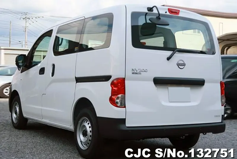Nissan NV200 in White for Sale Image 1
