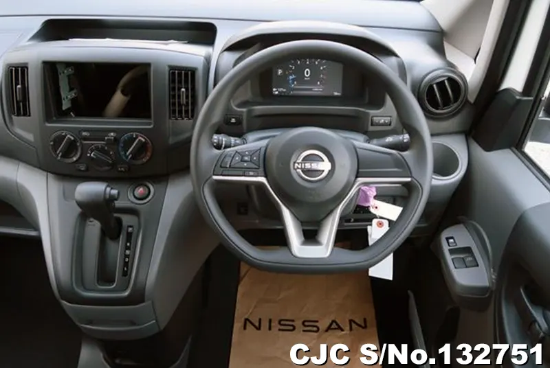 Nissan NV200 in White for Sale Image 10