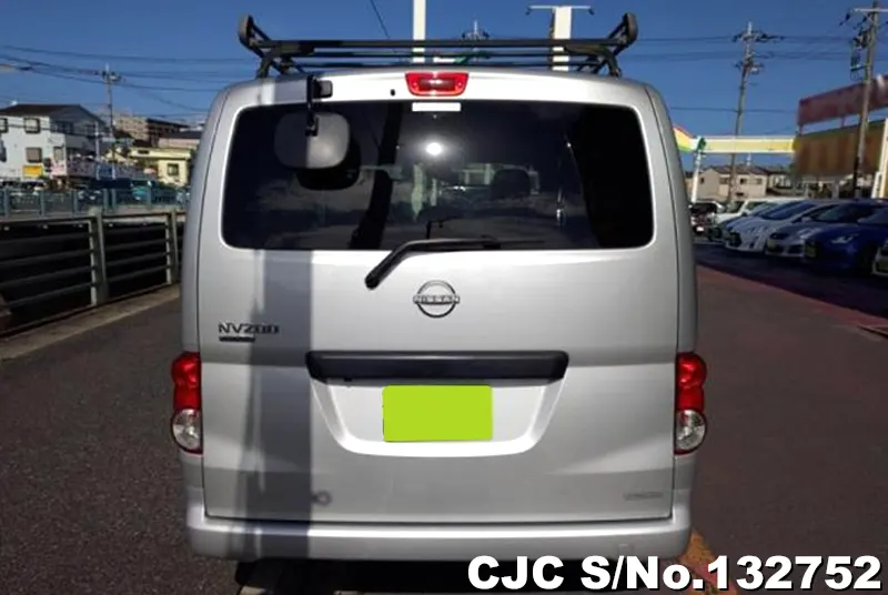 Nissan NV200 in Silver for Sale Image 2