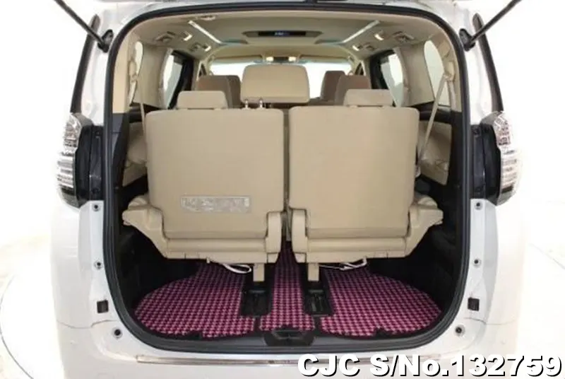 2017 Toyota / Vellfire Stock No. 132759