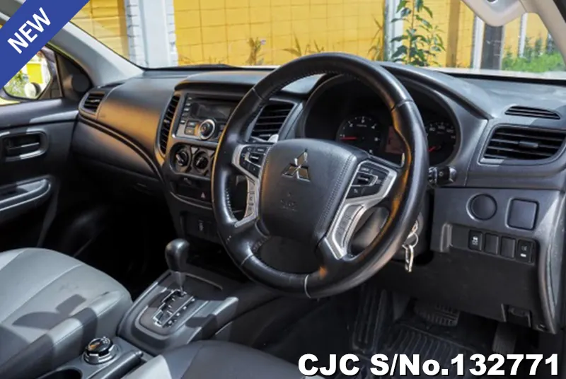 Mitsubishi Triton in White for Sale Image 4