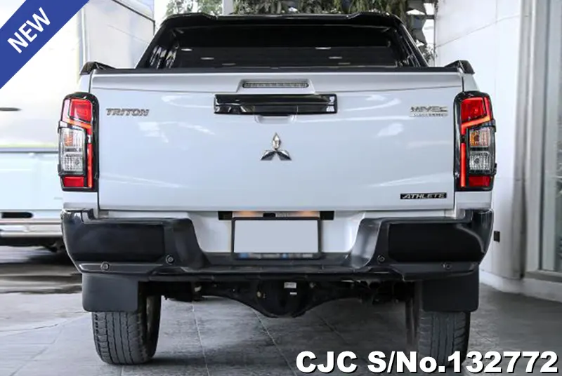 Mitsubishi Triton in White for Sale Image 3
