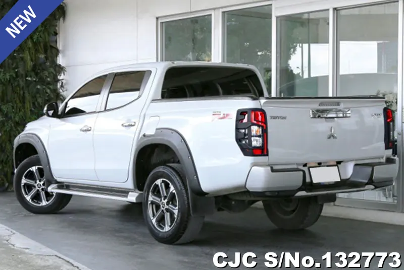 Mitsubishi Triton in White for Sale Image 1