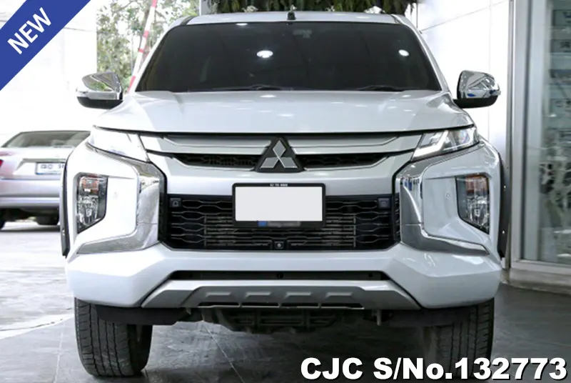 Mitsubishi Triton in White for Sale Image 2