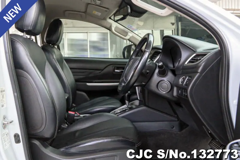 Mitsubishi Triton in White for Sale Image 5