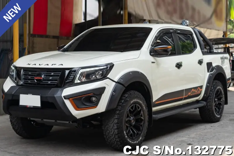 Nissan Navara in White for Sale Image 3