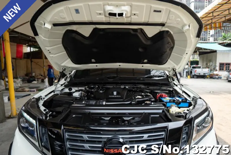 Nissan Navara in White for Sale Image 14