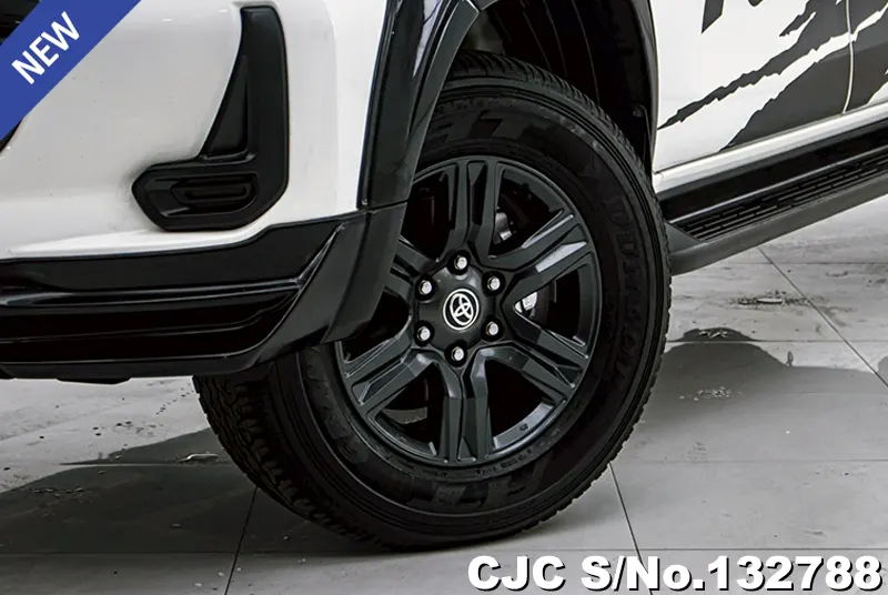 2021 Toyota / Hilux / Revo Stock No. 132788