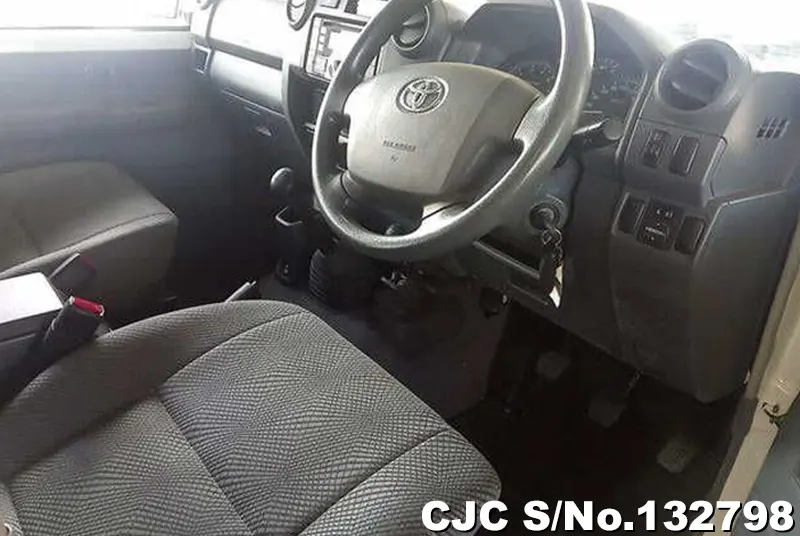 2015 Toyota / Land Cruiser Stock No. 132798