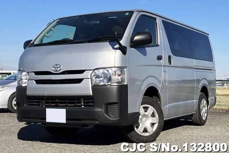 Toyota / Hiace 2015