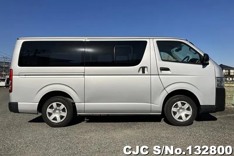 2015 Toyota / Hiace Stock No. 132800
