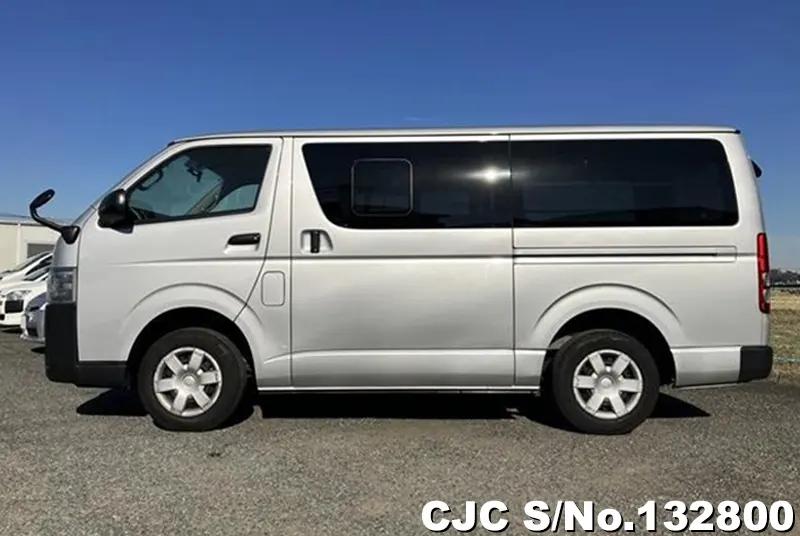 2015 Toyota / Hiace Stock No. 132800